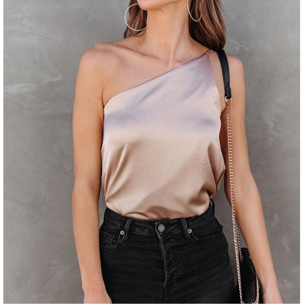 NWOT - VICI Lorenzo Satin One Shoulder Top - Taupe XL